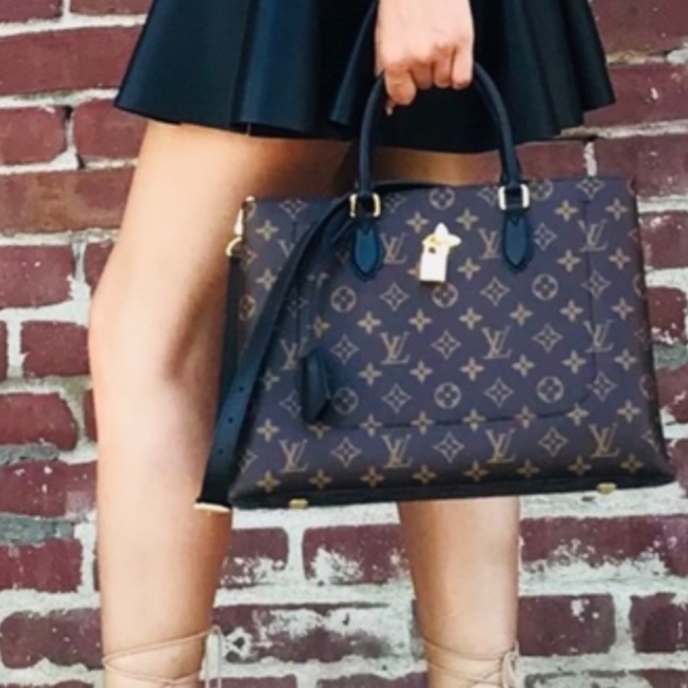 Authentic RARE & Retired Louis Vuitton Noir Flower Shoulder Bag🖤🤎 - Picture 8 of 16